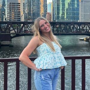 Meet your Posher, Roxanne